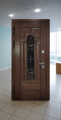 Дверь с решеткой и стеклом