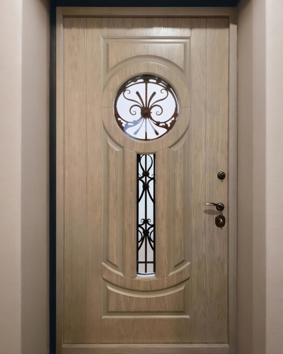 Теплая дверь с ковкой