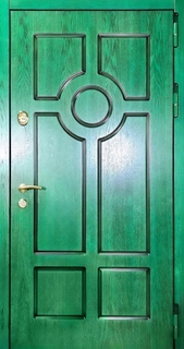 Входная утепленная дверь с терморазрывом и отделкой из зеленых окрашенных плит МДФ RAL Входная утепленная дверь с терморазрывом и отделкой из зеленых окрашенных плит МДФ RAL