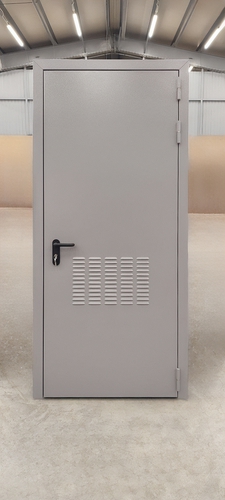 Дверь с отверстиями для вентиляции Дверь с отверстиями для вентиляции